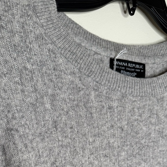 BANANA REPUBLIC SWEATER TOP - Picture 6 of 6